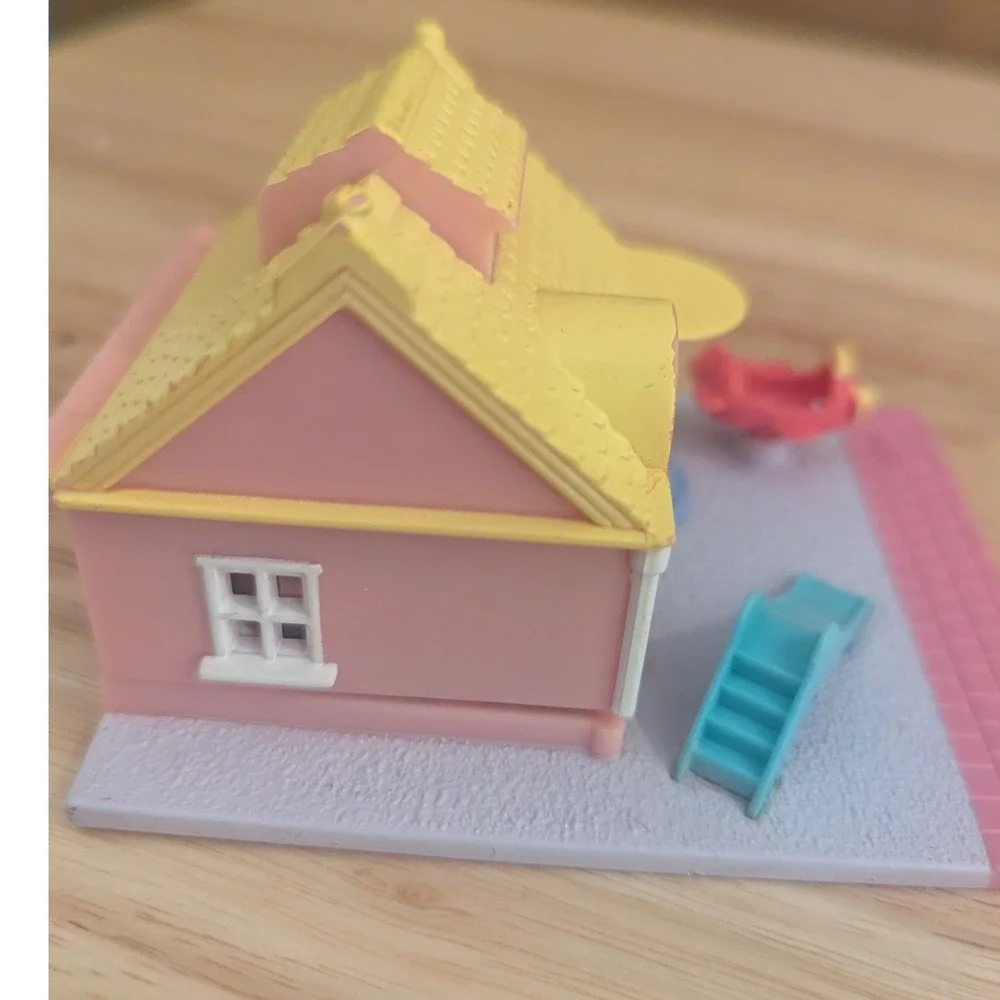 VTG Polly Pocket  Bluebird Pollyville Toy Shop 1993 Compact Playset Adorable